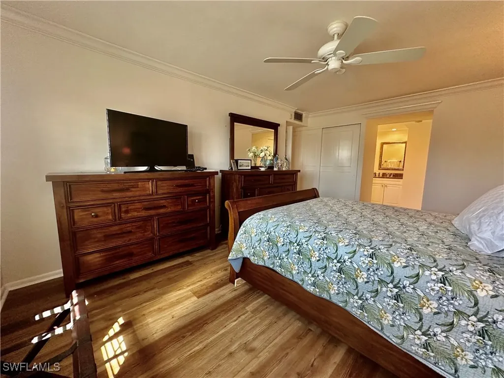 555 Park Shore Drive Naples FL 34103