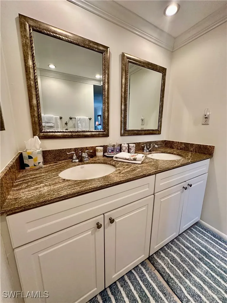 555 Park Shore Drive Naples FL 34103