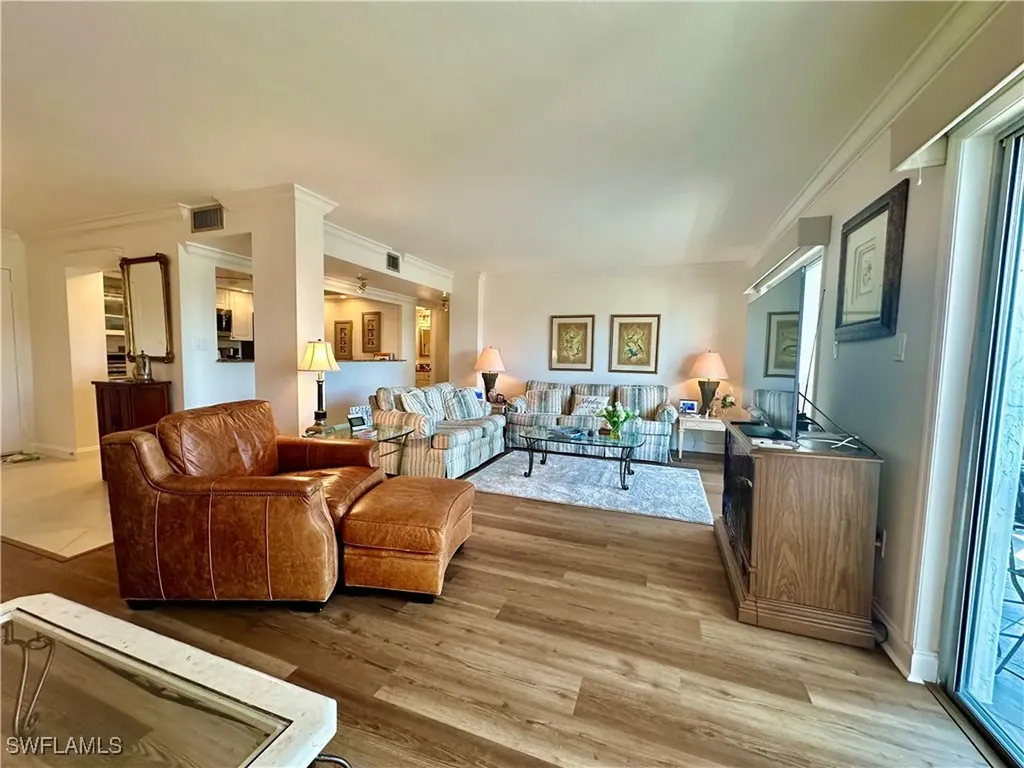 555 Park Shore Drive Naples FL 34103