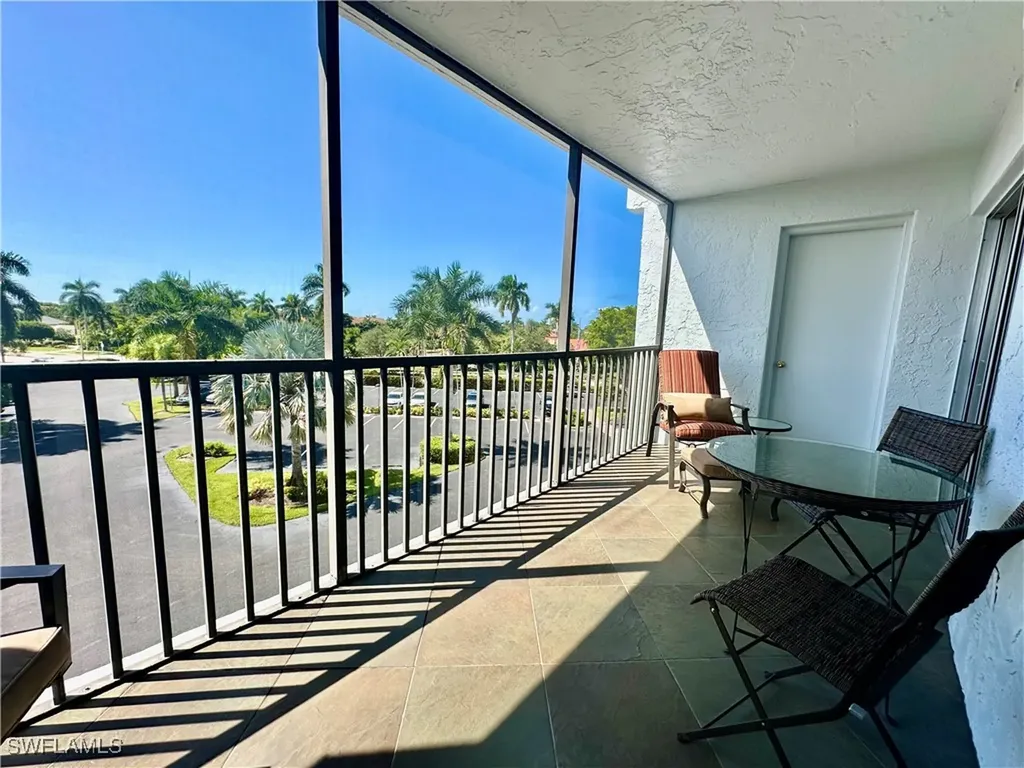 555 Park Shore Drive Naples FL 34103