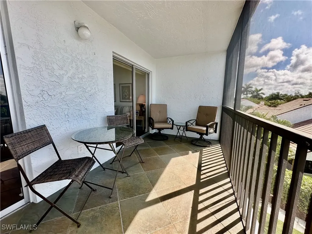 555 Park Shore Drive Naples FL 34103