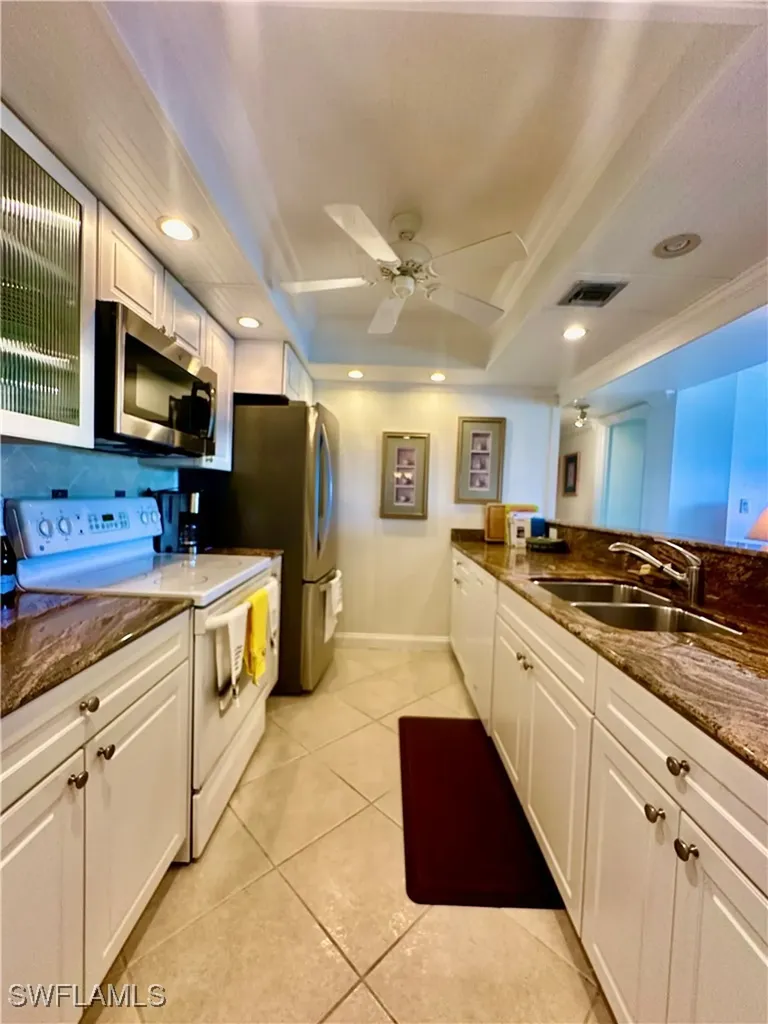 555 Park Shore Drive Naples FL 34103