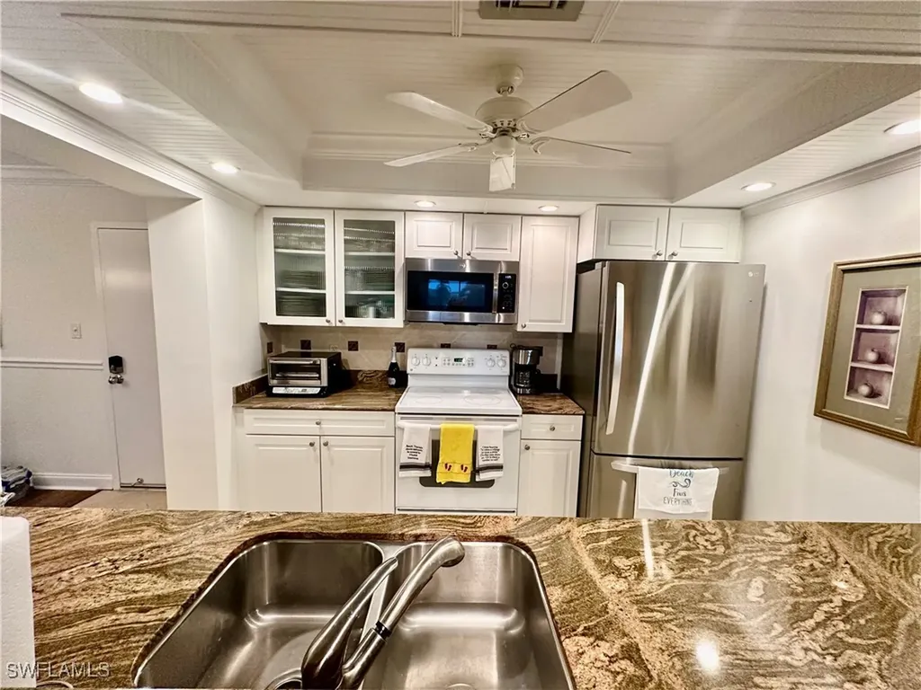 555 Park Shore Drive Naples FL 34103