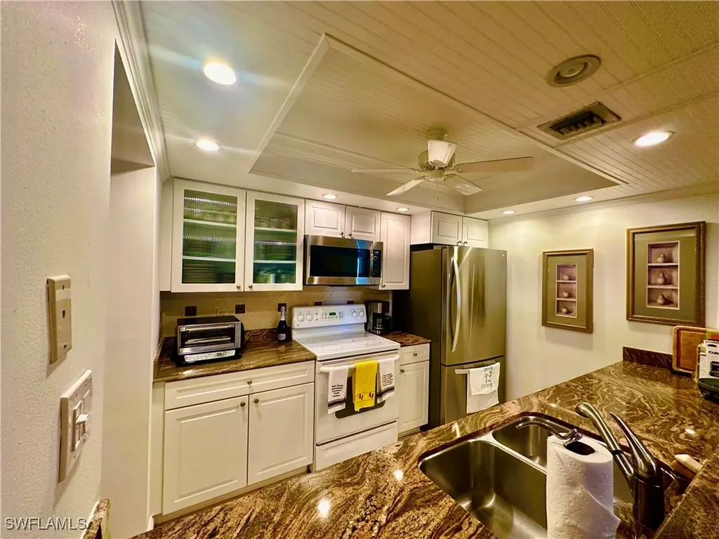 555 Park Shore Drive Naples FL 34103