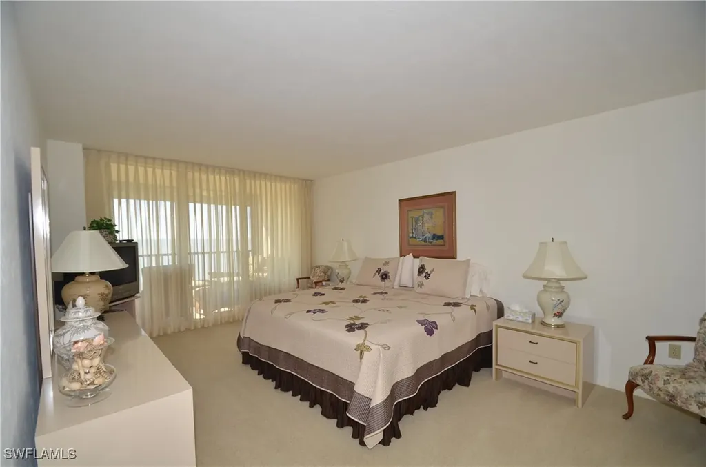 10951 Gulfshore Drive Naples FL 34108-1744