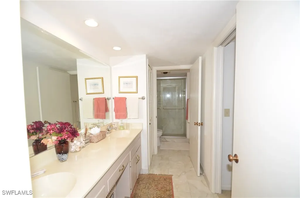 10951 Gulfshore Drive Naples FL 34108-1744