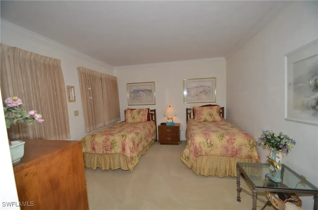 10951 Gulfshore Drive Naples FL 34108-1744