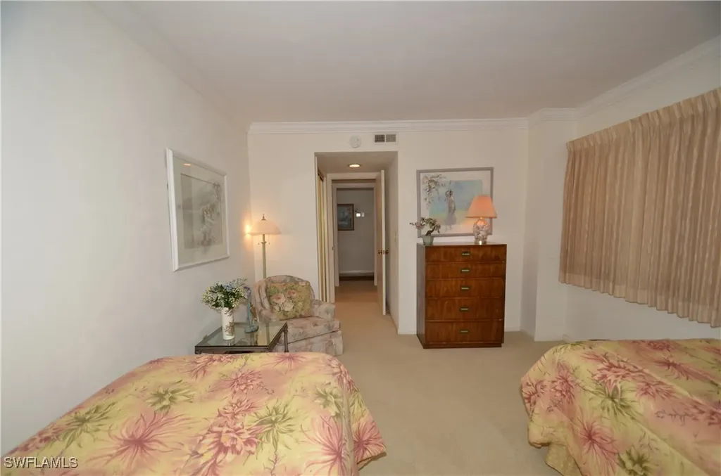 10951 Gulfshore Drive Naples FL 34108-1744