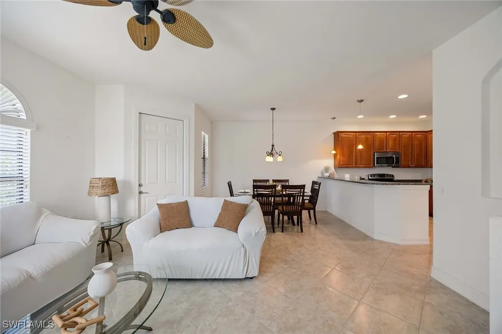 9134 Chula Vista Street Naples FL 34113
