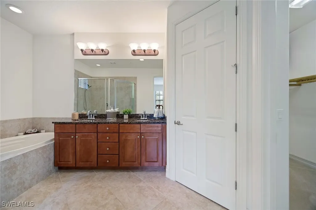 9134 Chula Vista Street Naples FL 34113