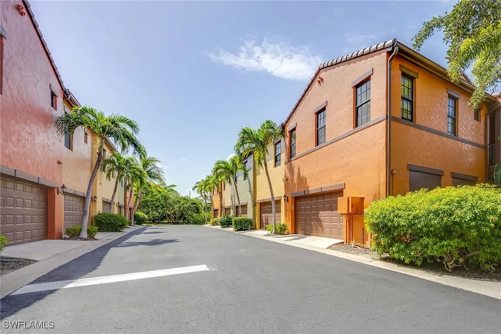 9134 Chula Vista Street Naples FL 34113