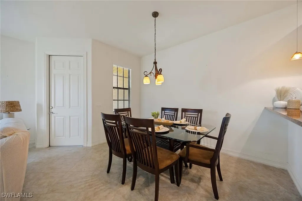 9134 Chula Vista Street Naples FL 34113