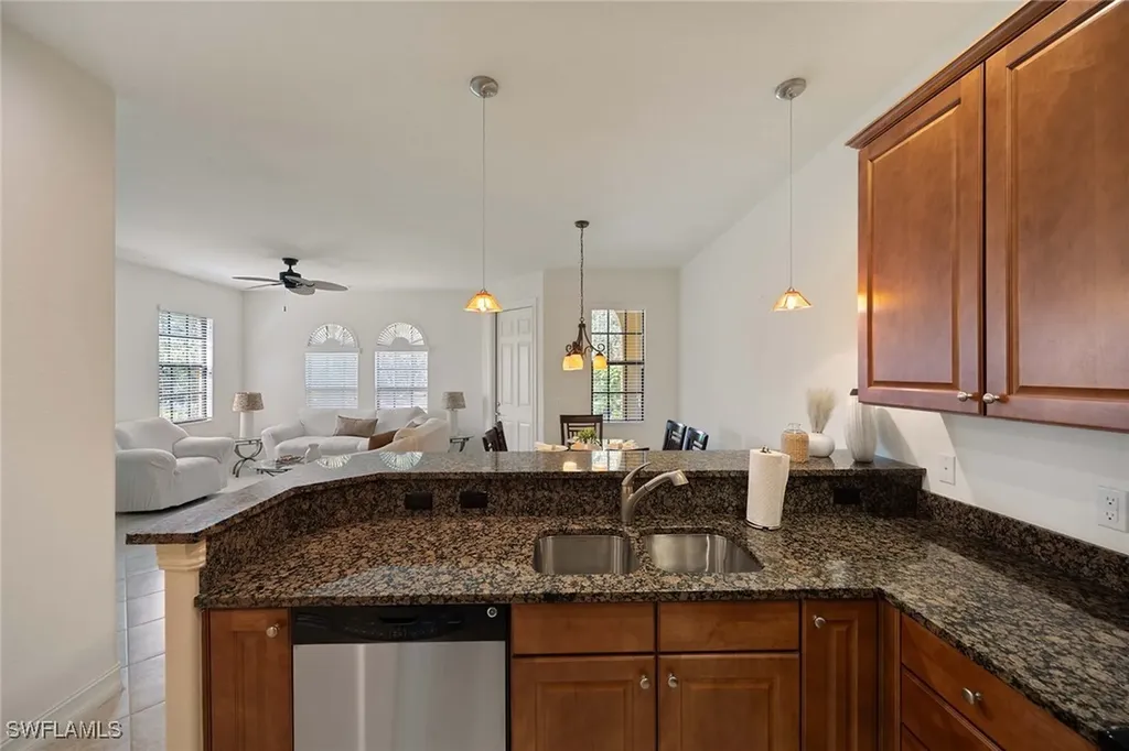 9134 Chula Vista Street Naples FL 34113