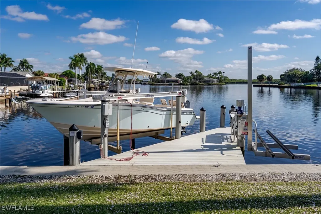 121 Newport Drive Naples FL 34114