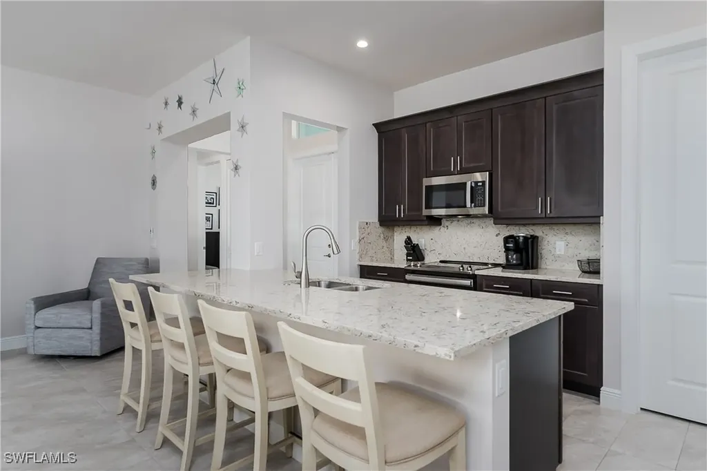121 Newport Drive Naples FL 34114