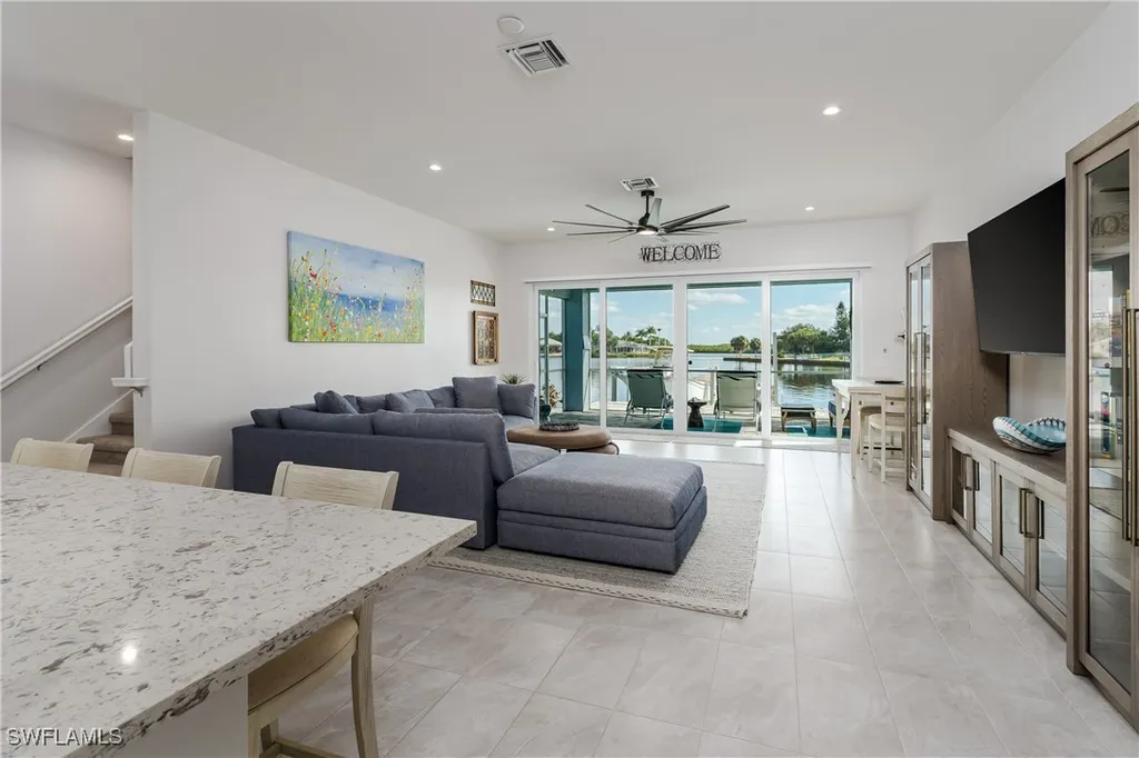 121 Newport Drive Naples FL 34114