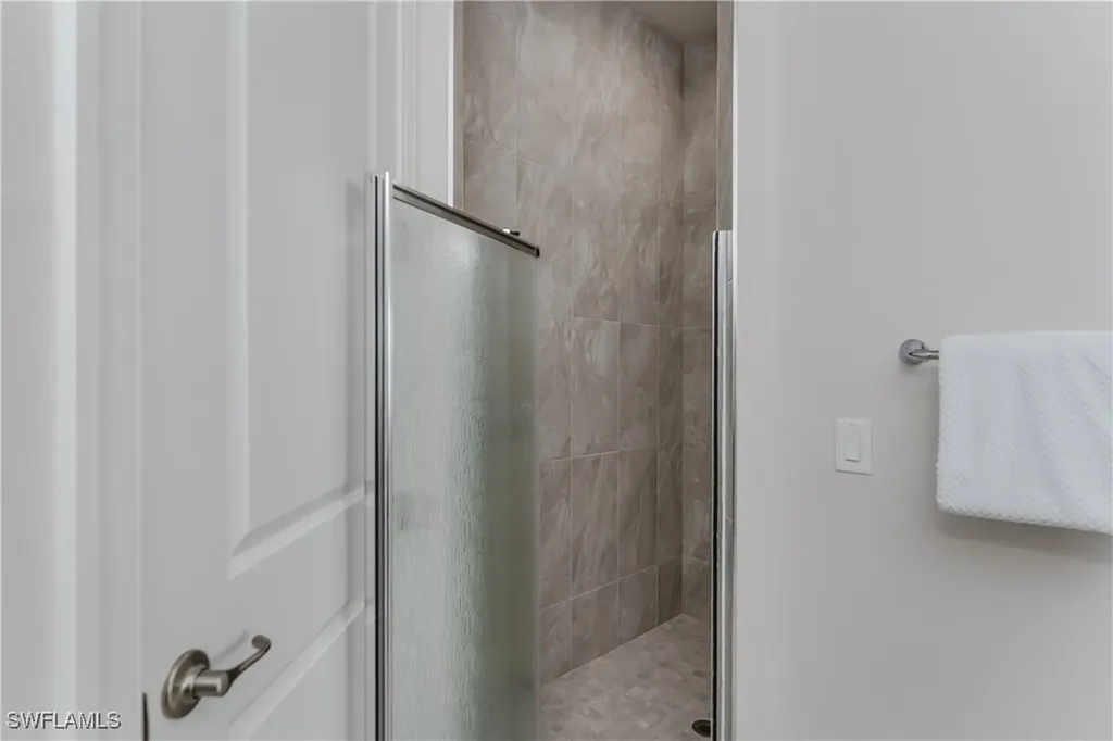 121 Newport Drive Naples FL 34114