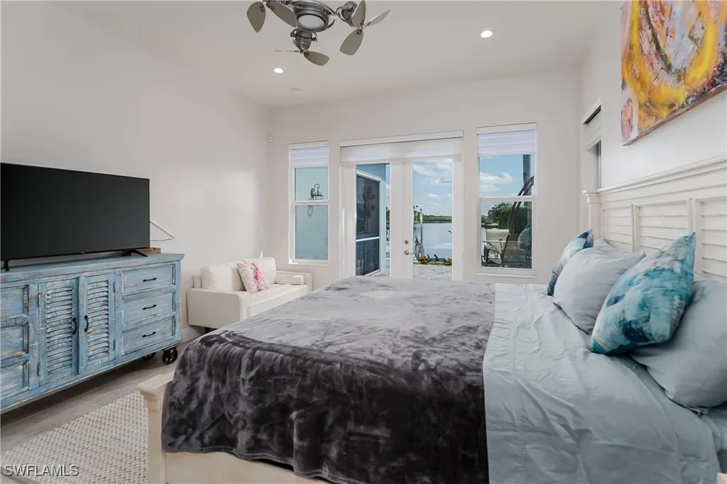 121 Newport Drive Naples FL 34114