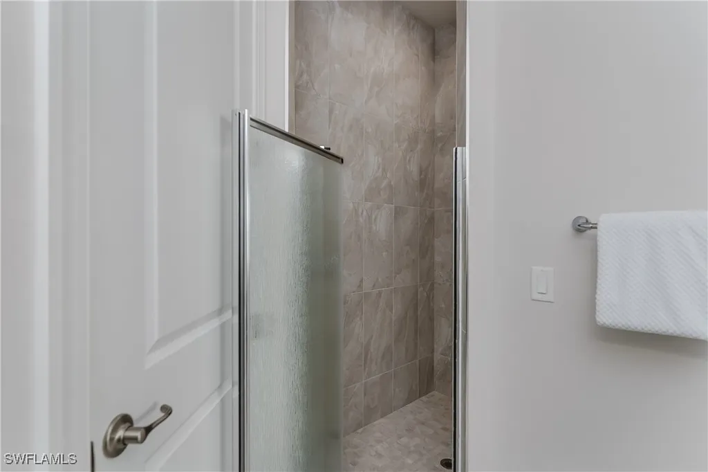 121 Newport Drive Naples FL 34114