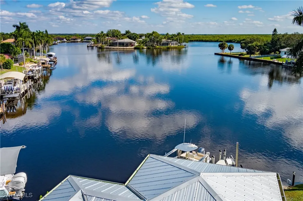 121 Newport Drive Naples FL 34114