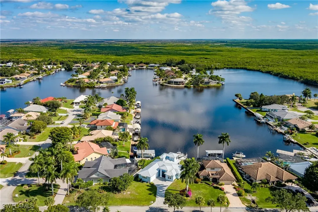 121 Newport Drive Naples FL 34114