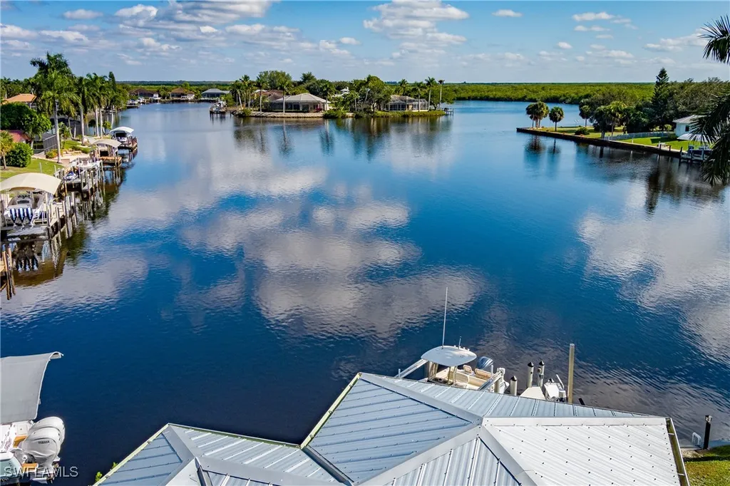 121 Newport Drive Naples FL 34114