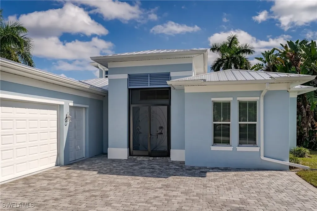 121 Newport Drive Naples FL 34114