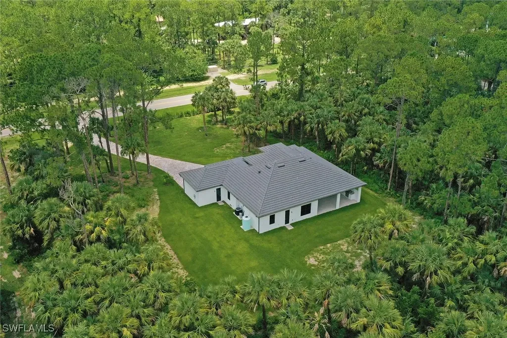 834 Wilson Boulevard N Naples FL 34120