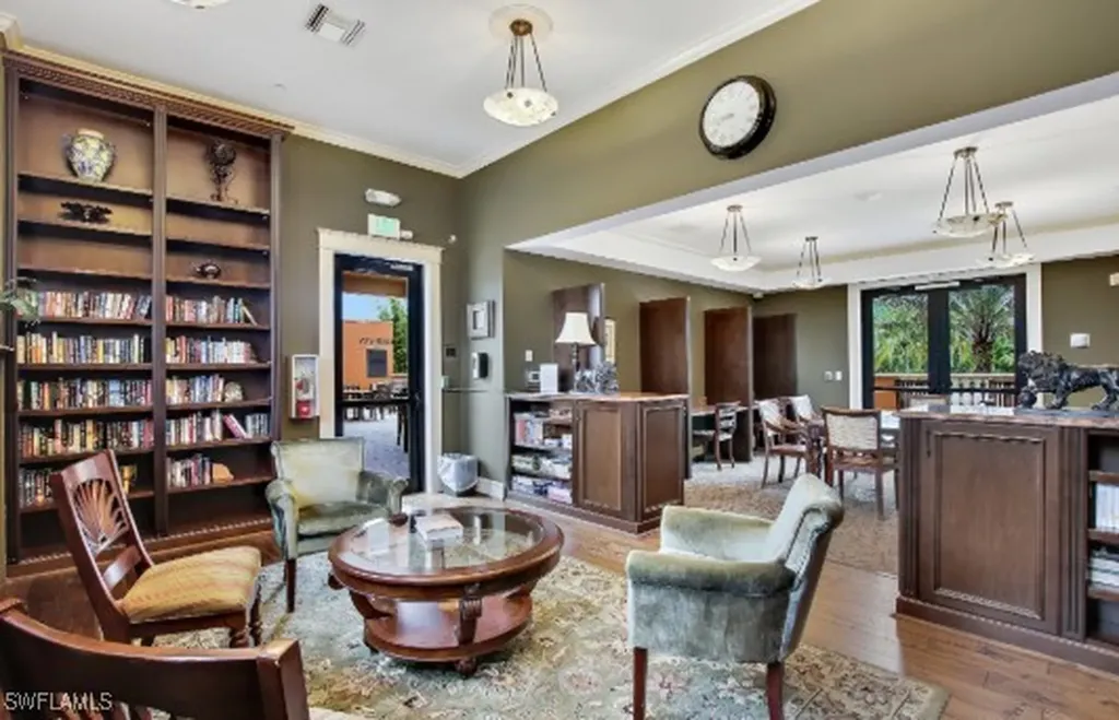 9137 Chula Vista Street Naples FL 34113