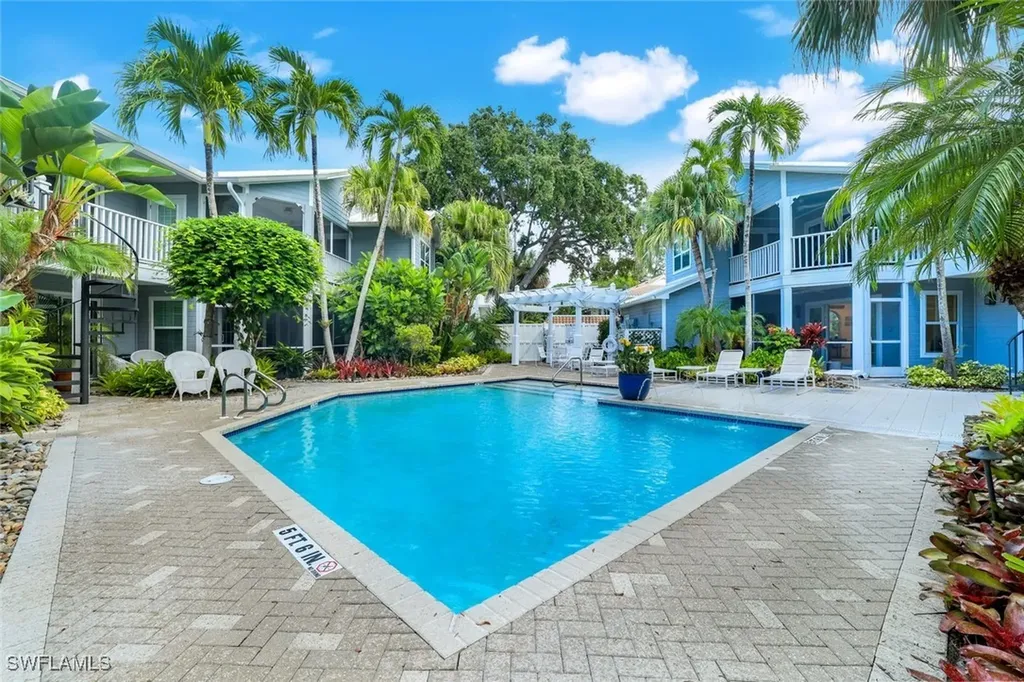 376 3rd Street S Naples FL 34102