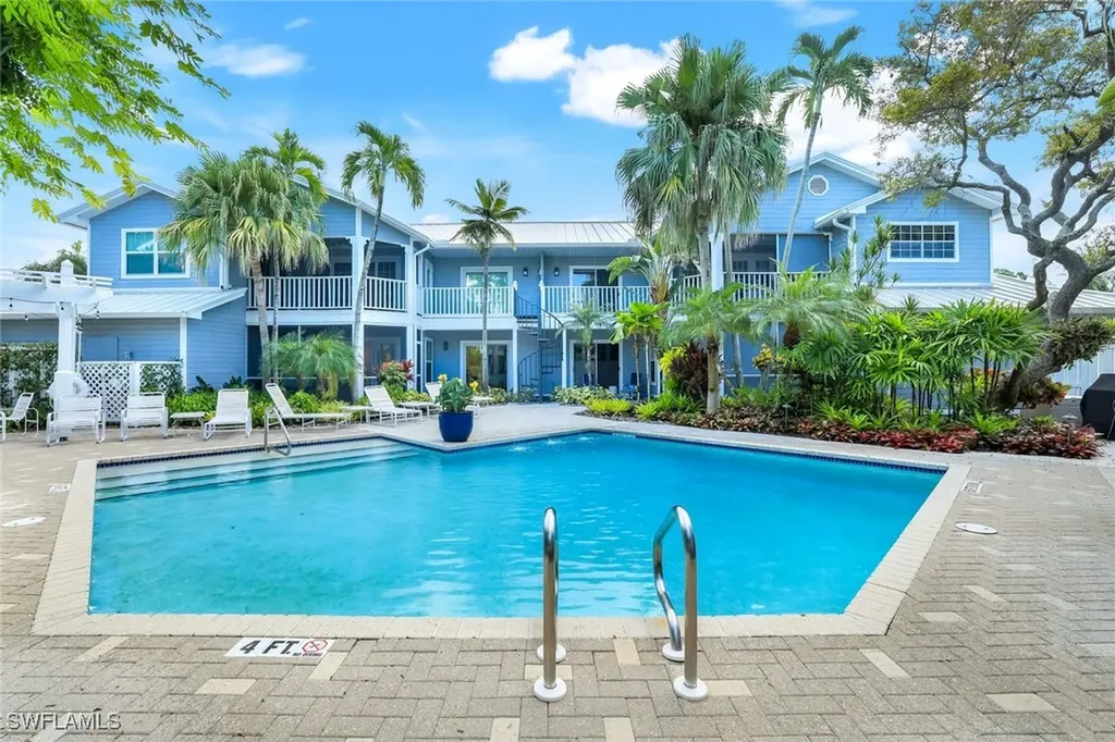 376 3rd Street S Naples FL 34102