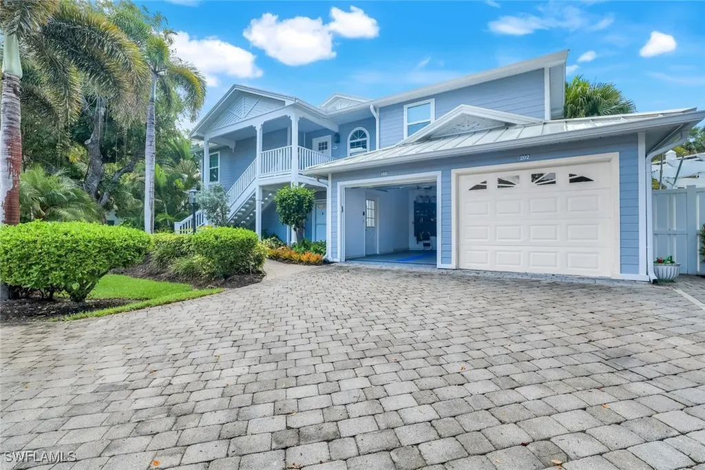 376 3rd Street S Naples FL 34102