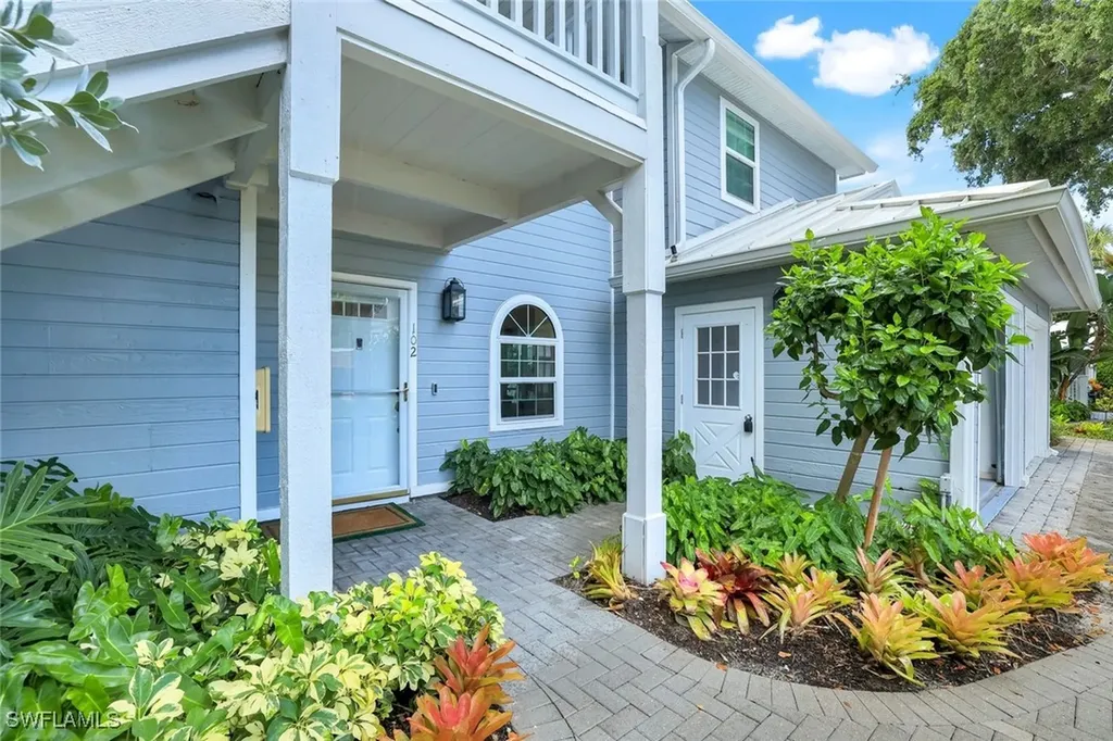 376 3rd Street S Naples FL 34102