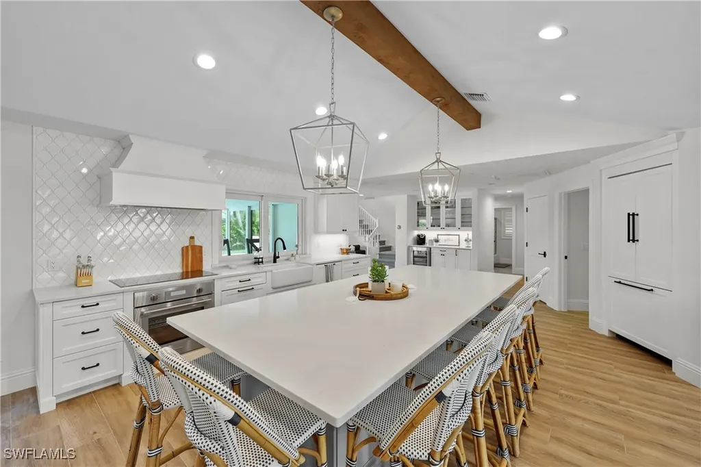 4611 Crayton Road Naples FL 34103