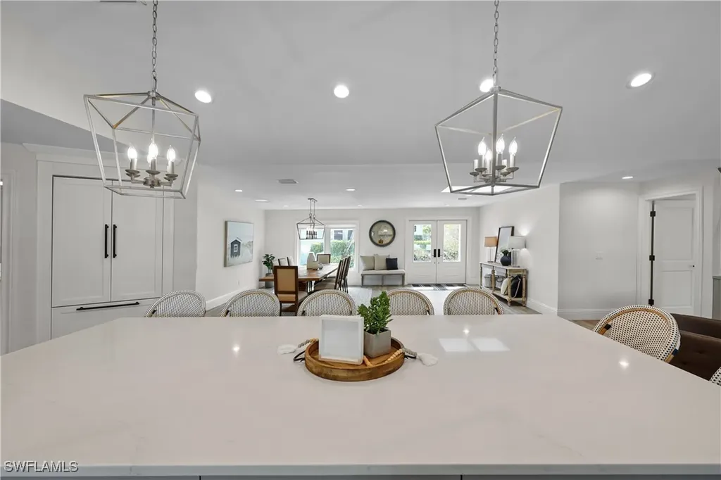 4611 Crayton Road Naples FL 34103