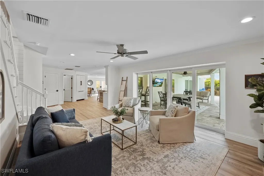 4611 Crayton Road Naples FL 34103