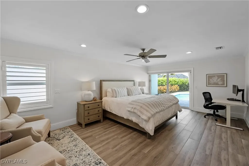 4611 Crayton Road Naples FL 34103