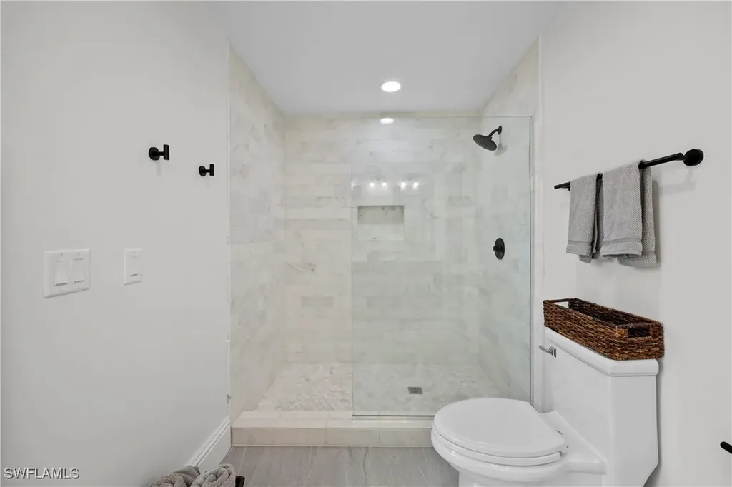 4611 Crayton Road Naples FL 34103