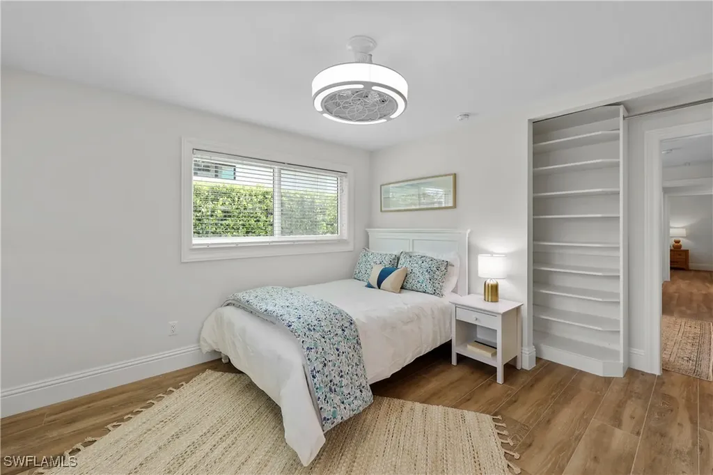 4611 Crayton Road Naples FL 34103
