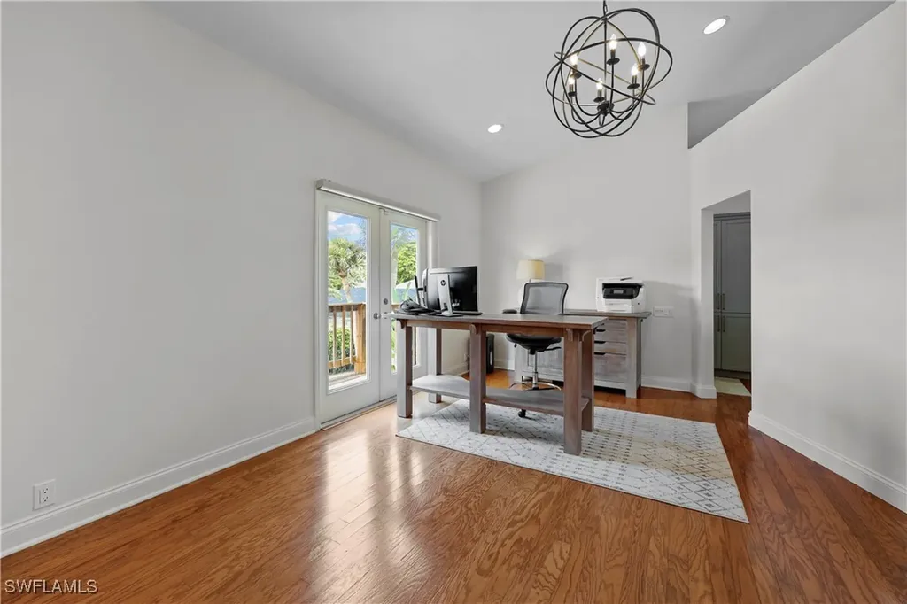 4611 Crayton Road Naples FL 34103