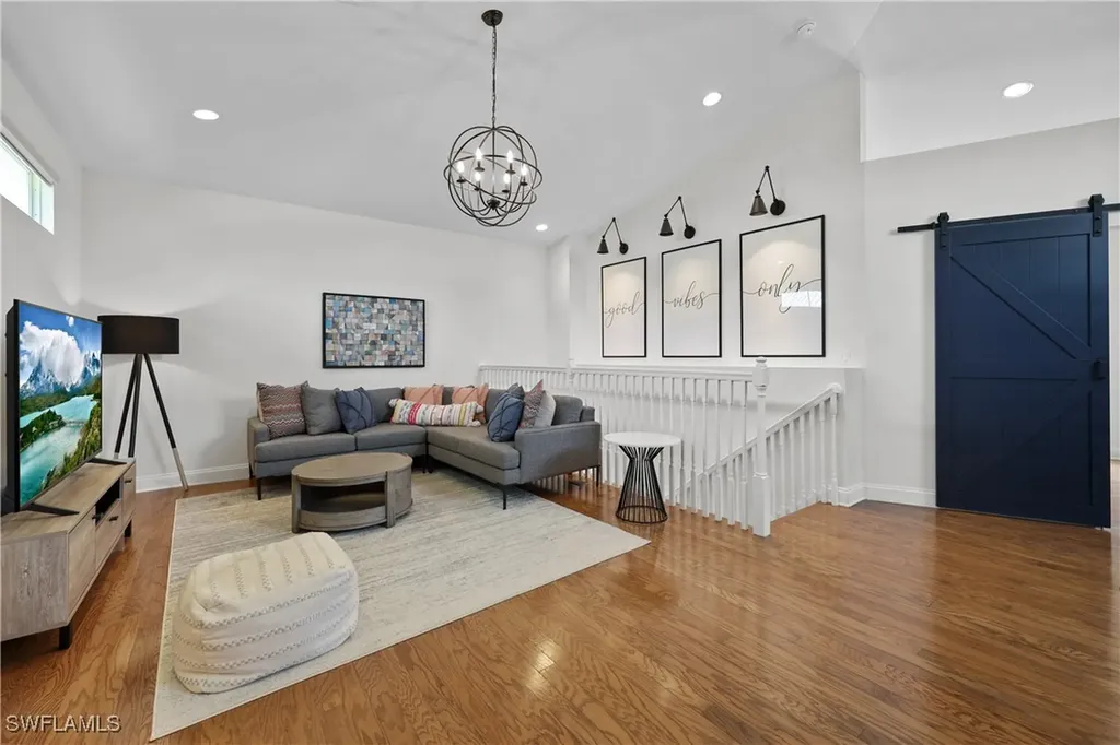 4611 Crayton Road Naples FL 34103