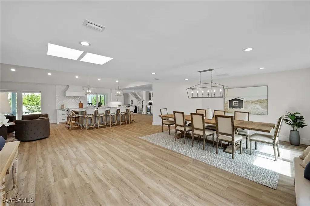 4611 Crayton Road Naples FL 34103