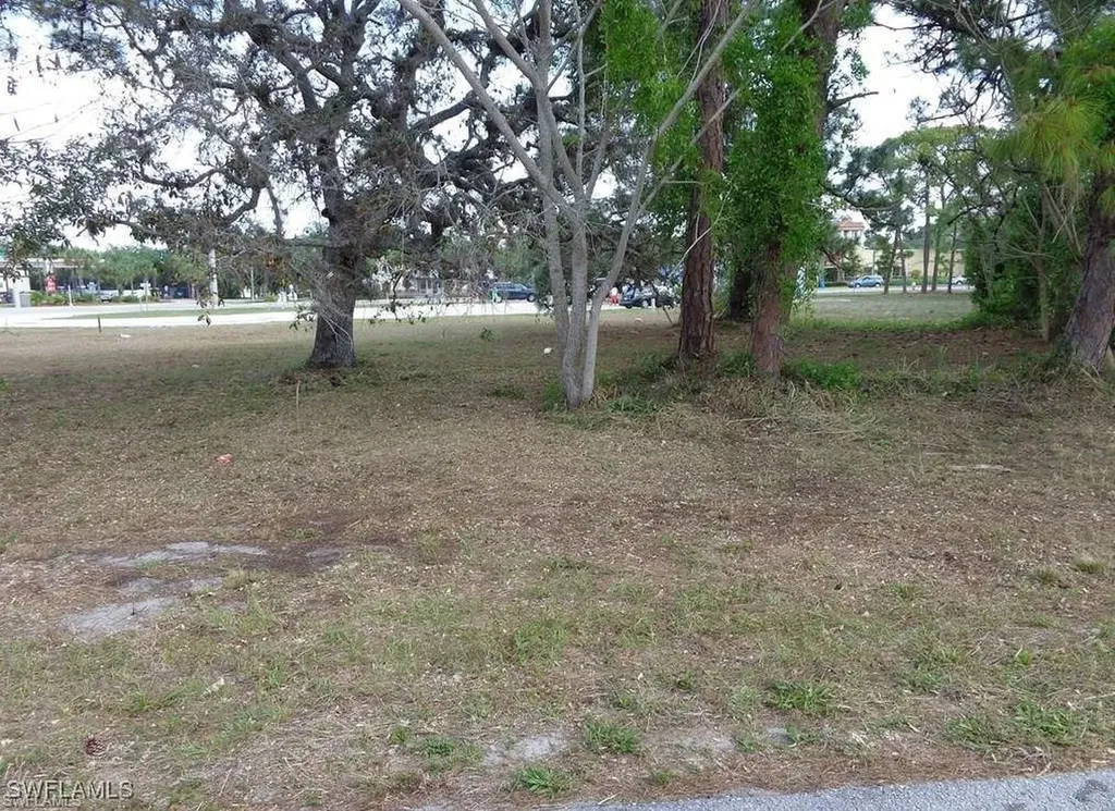 191 1st Street Naples FL 34134