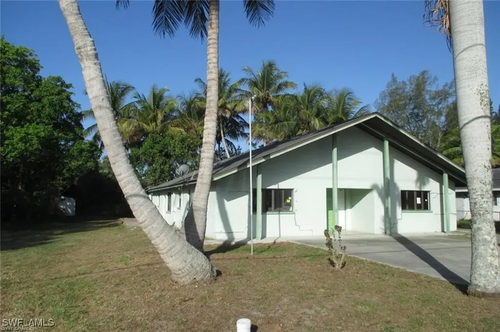 5395 Carolina Avenue Naples FL 34113