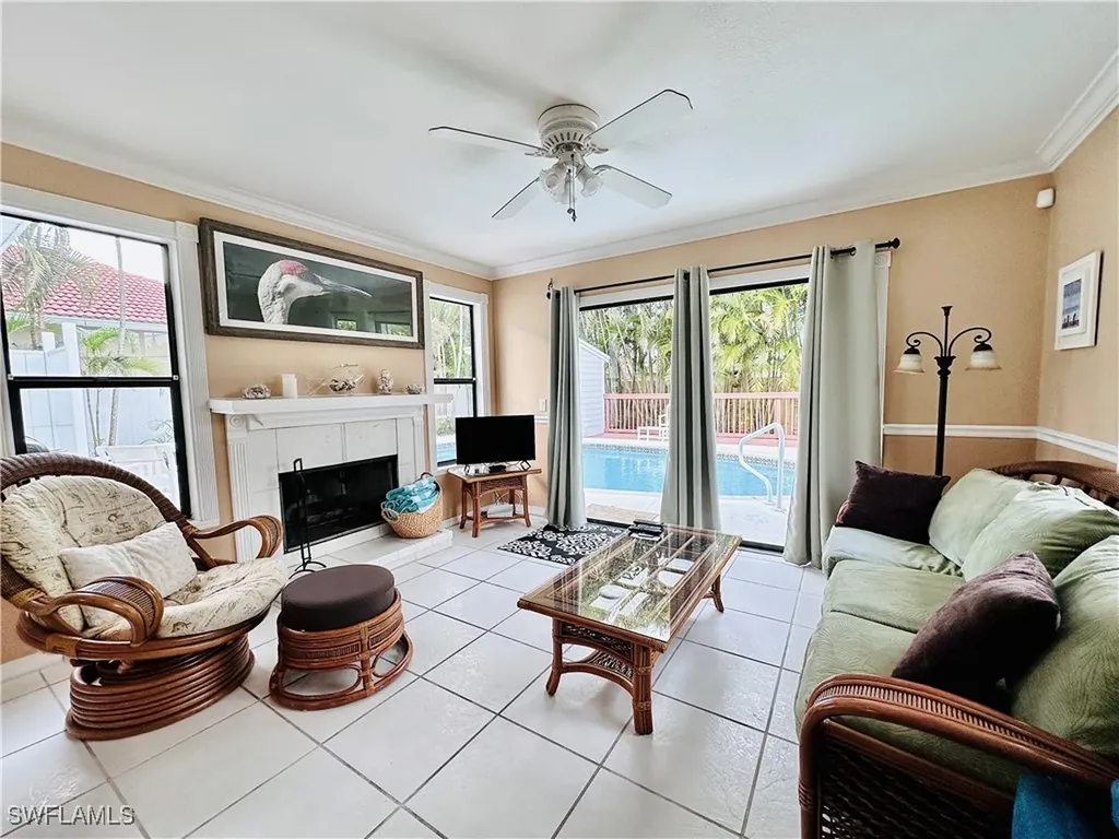 671 94th Avenue N Naples FL 34108