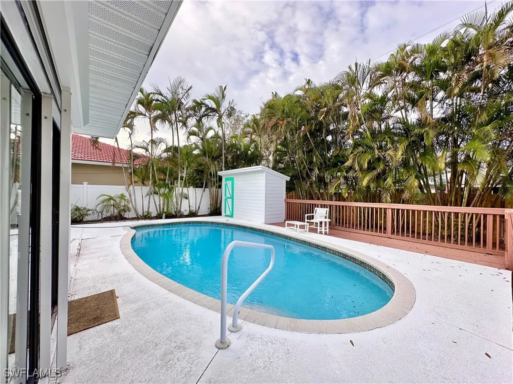 671 94th Avenue N Naples FL 34108