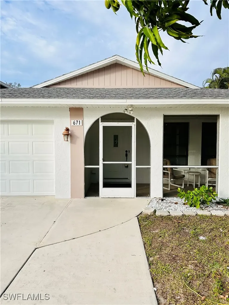 671 94th Avenue N Naples FL 34108