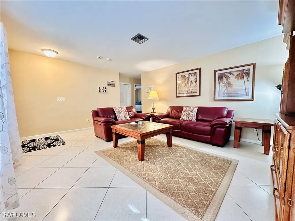 671 94th Avenue N Naples FL 34108