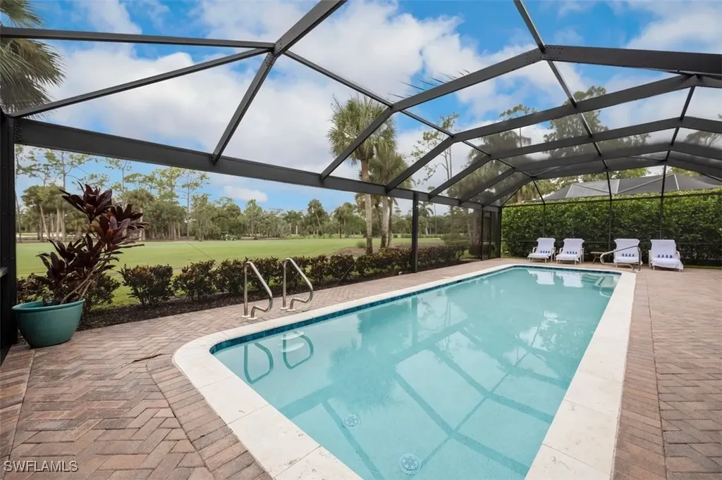 562 Cormorant Cove Naples FL 34113