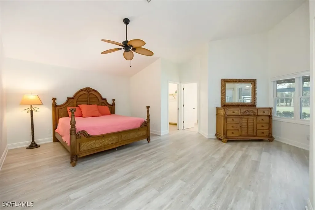 562 Cormorant Cove Naples FL 34113